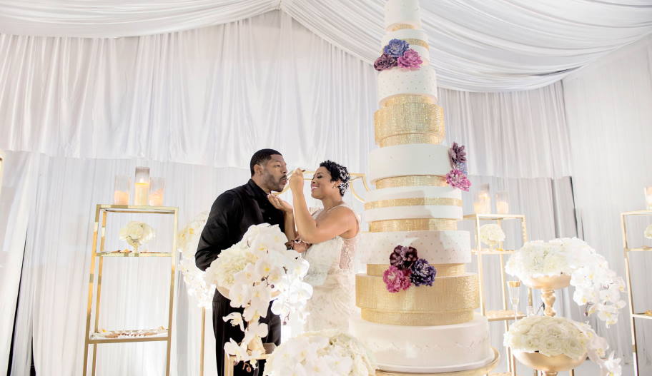 row of the wedding cake